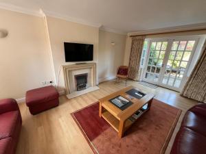 Stylish 3BR with Parking and Garden