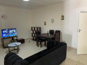 Thabo Flat3 Roan Road 27