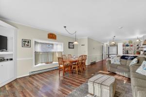 Surf & Turf - Great Home Located on South Main
