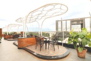 Hotel Golden Amulya Rest Wings Near International Airport