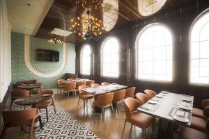 Hotel Golden Amulya Rest Wings Near International Airport