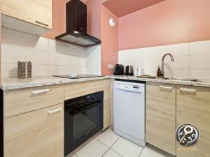Golden Butterfly Disneyland Paris - Rentaway BnB