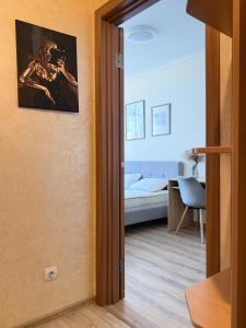 Малоголосівська 12, Deluxe