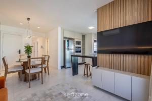 Apto c varanda gourmet a 700m da Praia BON1101