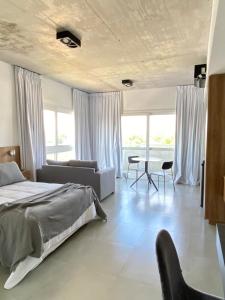 Monoambiente full amenities con piscina y seguridad