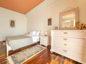 Acropol Seaview Apartment in Corfu Old Town by the Old Port