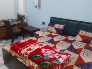 Radha aradhya sadan vrindavan