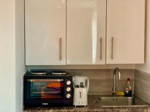 1 Bedroom Apartment, Reception ,Kitchenette, Private Bathroom