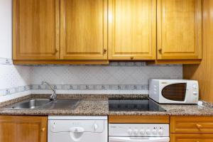 Marina de la Torre Sea View Family Apartment - Pool & Terrace