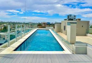 Monoambiente full amenities con piscina y seguridad