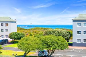 Big Bay Beach Club H23