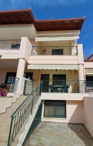 Nikiti s Summer House