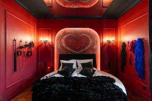 Love Krak-Off - Studio BDSM Dream Theater