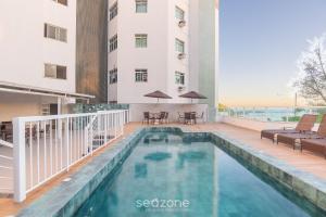 Prédio c Piscina à passos das Praias de Bacutia e Peracanga - EMQs