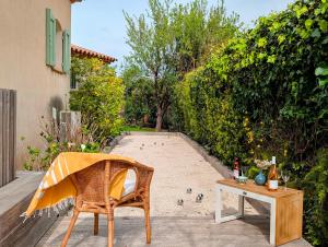 Villa Flora -150m2, Swimming Pool, Sea on Foot, Air Conditioning