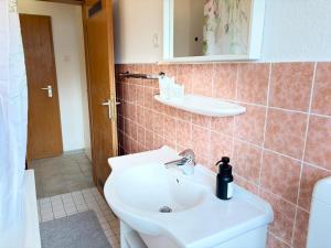 CosyHomes24 - Centrally with parking space and living room - GE11b