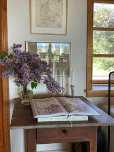 Historic Summer House With Sea Views In Kikhavn