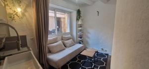 small authentic studio in the heart of the city center