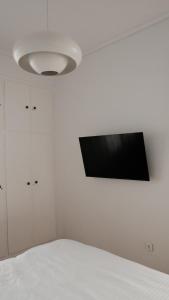 Unique 2BD 2BA Design Apt with airconditioning near Acropolis