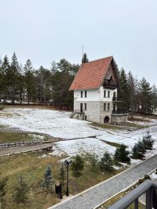 Avala Nest - Titova Vila