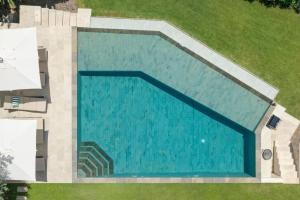 Large house with pool and sea view in Vallauris