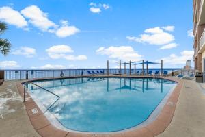 Sunrise Beach - 2306 - One Bedrm with Bunk Room - Gulf Front Views!