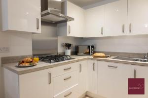 Hook Three Bed Flat Parking