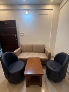 HSR Executive Home with Fast WiFi and Work Desk