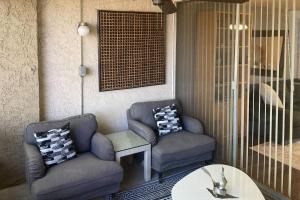 Old Town condo with balcony pool spa grills-picnic area and washer-dryer