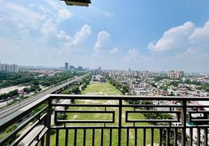 PrimeStays Studio near expo mart greater noida