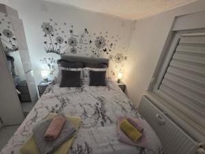 ENA 1&2 - BIG free parking 2200 m2 -suitable for BOATs, TRUCKs, VANs