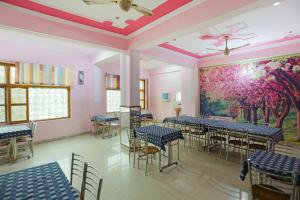 SPOT ON 46300 Kailash Hotel