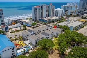 Coral Crush ~ Steps to Ocean ~ Dogs Welcome