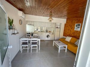 Kritamos Beach House - Near the Beach with Easy Parking