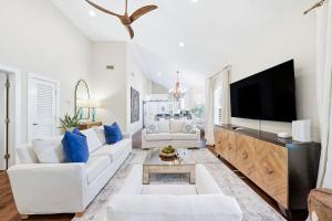 Pool ,Fenced yard, Fleur-De Lis , Sleeps 6,Seagrove