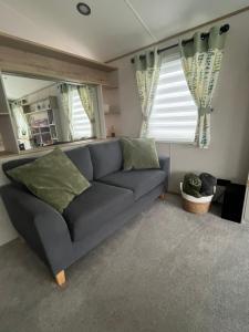 42 Monument Lake Woodhall Country Park