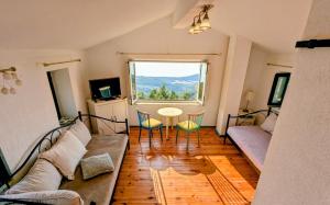 Holiday Home Dalmatinska Kuća