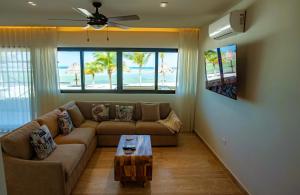 Chillout 3BR villa private beach Yucalpeten Marina