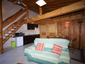 Maisons de vacances Cute and atmospheric chalet with magnificent view in the middle of the Vosges : photos des chambres