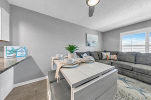 Sandprints A7- The Coral Cabana