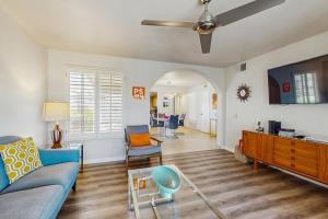 Country Club Condo with WiFi, Patio, Private Grill, and Shared Pools
