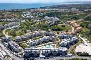 Estepona Retreat 3BR with Ocean Views - Fitness, Pool and Wellness Access