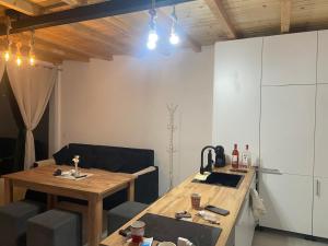 2-Bedroom House Near Airport