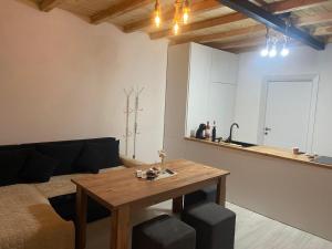 2-Bedroom House Near Airport