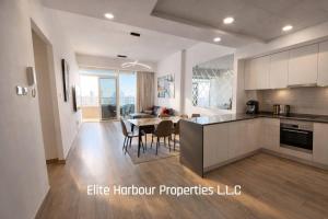 Open Views, 5 star Amenities, Bright, Brand-new