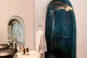 Villa Antelize 10 guests w pool Santorini