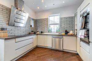 4 Bed in Pevensey Bay oc-w31051