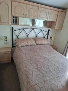 E17 Millfield 4 berth lead person must be over 30