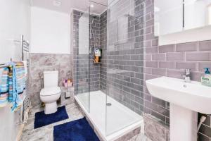 One Bed Sefton Park Free Parking Sleeps 4