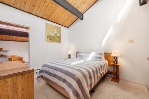 Sundowner T12 by Ski Country Resorts